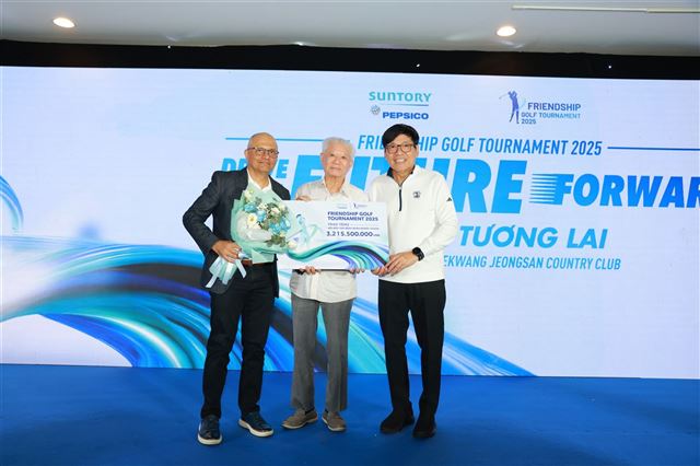 Giải Golf hữu nghị Suntory PepsiCo Việt Nam 2025 hỗ trợ hơn 3,2 tỷ đồng cho bệnh nhi ung thư