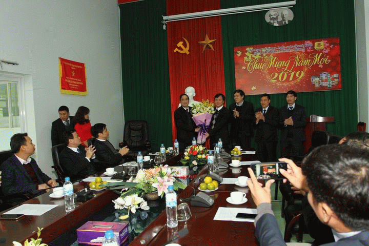 Lãnh đạo tỉnh Phú Thọ tới thăm và chúc Tết Công ty CP Bia Hà Nội - Hồng Hà