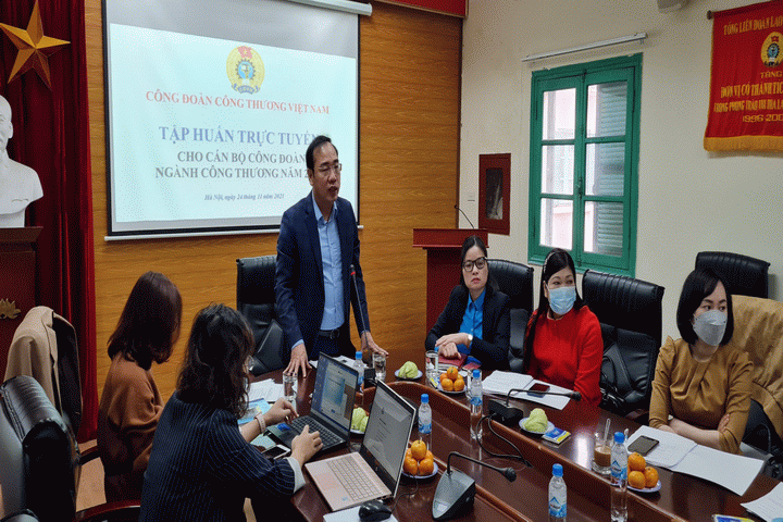 Công đoàn Công Thương Việt Nam tập huấn về quyền và nghĩa vụ của người lao động theo những quy định mới