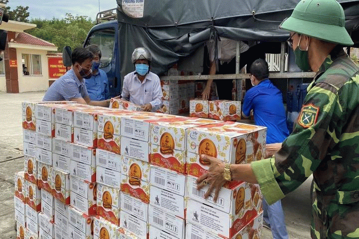 Trà Thanh Nhiệt Dr Thanh tiếp sức cho đồng bào, chiến sĩ tại Quảng Nam