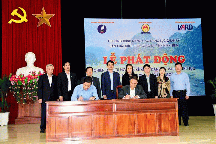 Lễ phát động chiến dịch tự nguyện đăng ký và làm thủ tục cấp phép sản xuất rượu thủ công