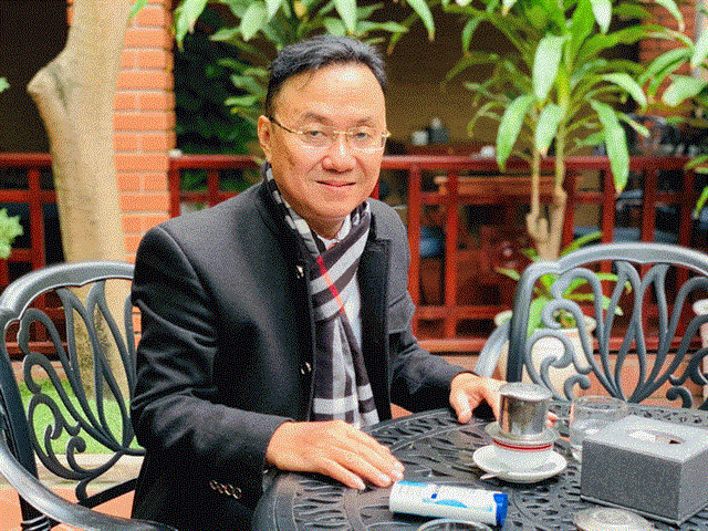 Trước thềm xuân mới cùng Nhà thơ Hồng Thanh Quang mạn đàm về văn hóa uống: “Mình uống rượu không để rượu “uống” mình…”
