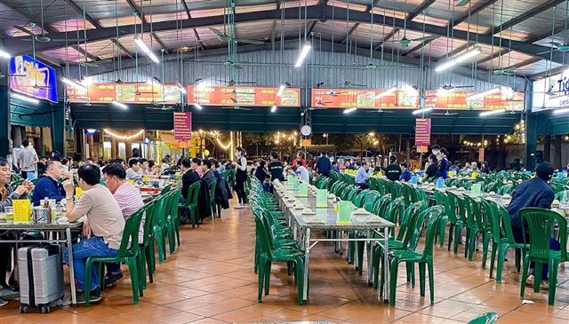Văn hóa ẩm thực và nỗi niềm của các nhà hàng kinh doanh bia hiện nay