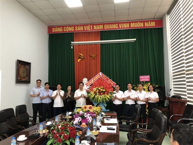 Lãnh đạo tỉnh Phú Thọ thăm, chúc mừng doanh nghiệp nhân ngày Doanh nhân Việt Nam 13-10