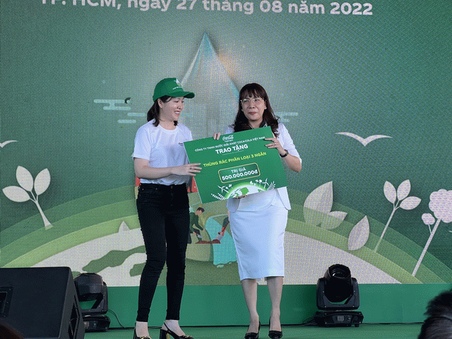 Coca - Cola Việt Nam tiếp tục hành trình chung tay “Vì một Việt Nam không rác thải”