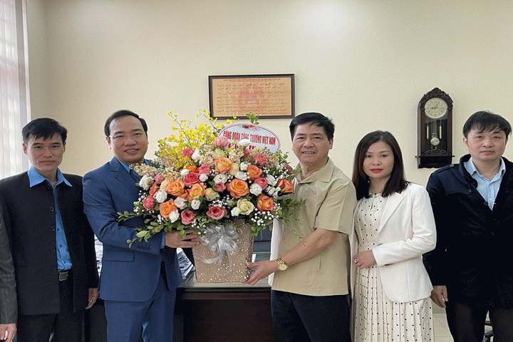 Công đoàn Công Thương Việt Nam chúc mừng Ngày Thầy thuốc Việt Nam