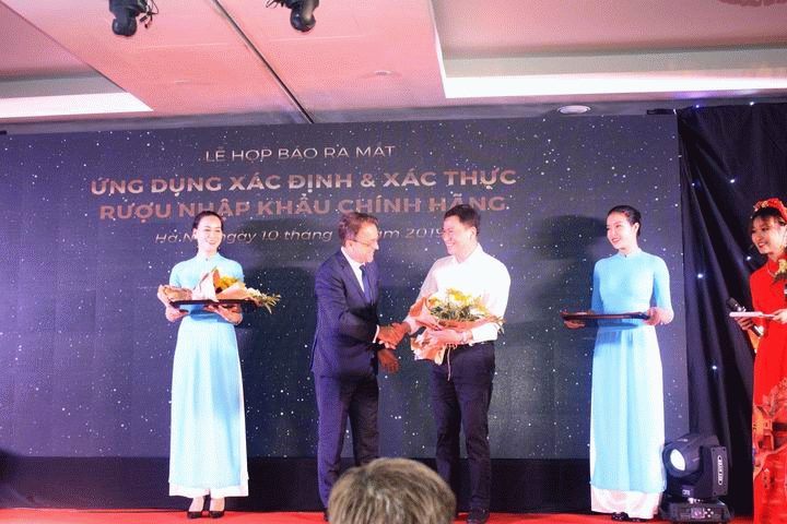 Ra mắt “Ứng dụng xác định và xác thực rượu nhập khẩu chính hãng”