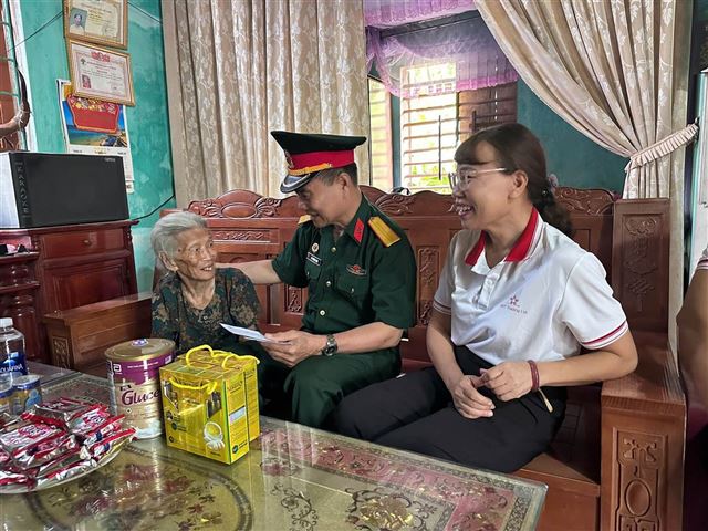 HABECO và các đơn vị thành viên tri ân Mẹ Việt Nam Anh hùng và gia đình người có công