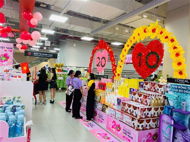 Thị trường ẩm thực – quà tặng: Sôi động dịp 20/10