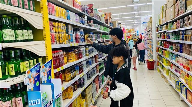 Đánh thuế TTĐB với đồ uống có đường: Doanh nghiệp và người tiêu dùng sẽ tăng thêm gánh nặng
