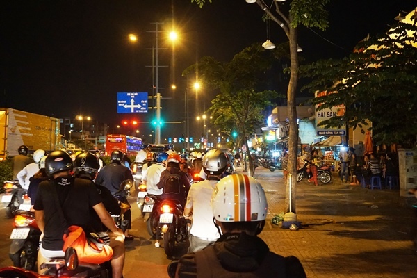 TPHCM, phố nhậu, Phạm Văn Đồng, vỉa hè, quận Bình Thạnh TPHCM, phố nhậu, Phạm Văn Đồng, vỉa hè, quận Bình Thạnh