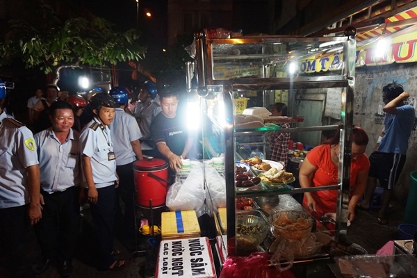 TPHCM, phố nhậu, Phạm Văn Đồng, vỉa hè, quận Bình Thạnh TPHCM, phố nhậu, Phạm Văn Đồng, vỉa hè, quận Bình Thạnh