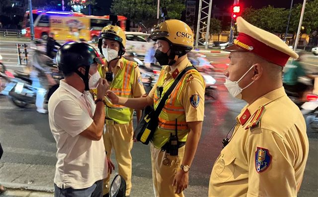 Đại biểu Quốc hội, chuyên gia tranh luận: Có nên cấm tuyệt đối tài xế lái xe có nồng độ cồn?