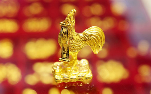 Vàng hình gà ồ ạt ra hàng trước ngày vía Thần tài