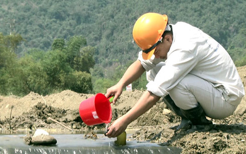 Vụ vỡ đập mỏ thiếc: Lấy mẫu kiểm tra đánh giá mức độ ô nhiễm