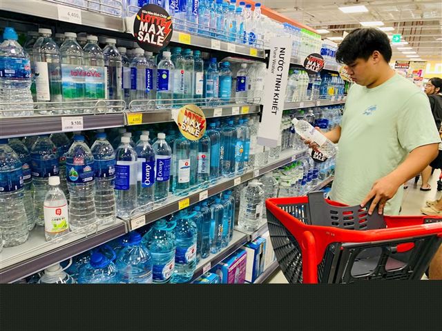 Thị trường nước đóng chai: Ma trận hàng giả, nhái thương hiệu