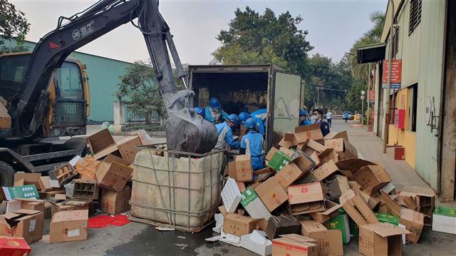 Đồ uống không rõ nguồn gốc và nỗi lo dịp Tết