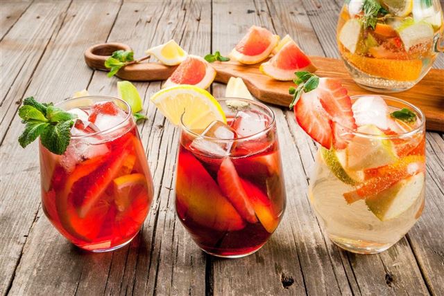 Hấp dẫn những ly Cocktail Sangria cho mùa hè thêm sôi động