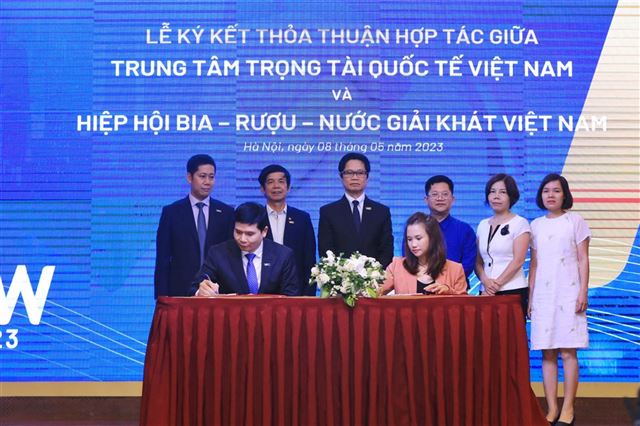 VBA ký kết thỏa thuận hợp tác với Trung tâm Trọng tài Quốc tế Việt Nam
